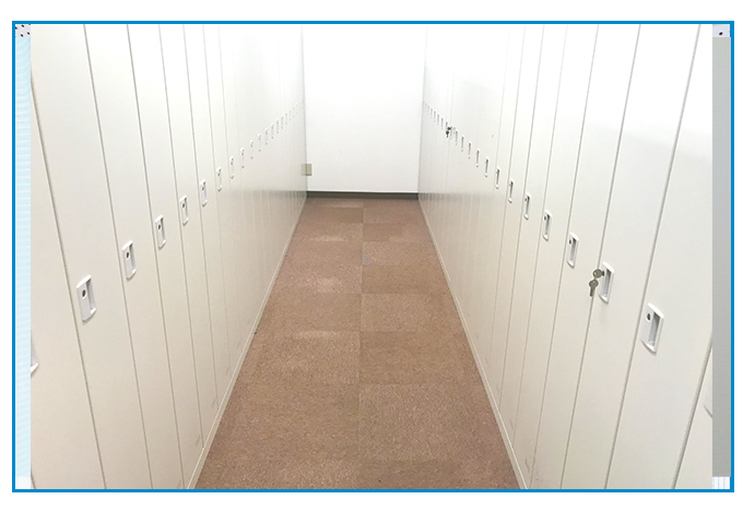 大型のロッカールーム