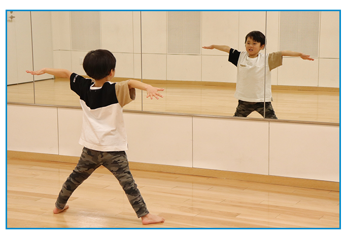 丈夫で大型の鏡